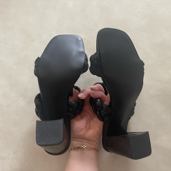 Black Rope Heels - Picture 5 of 6